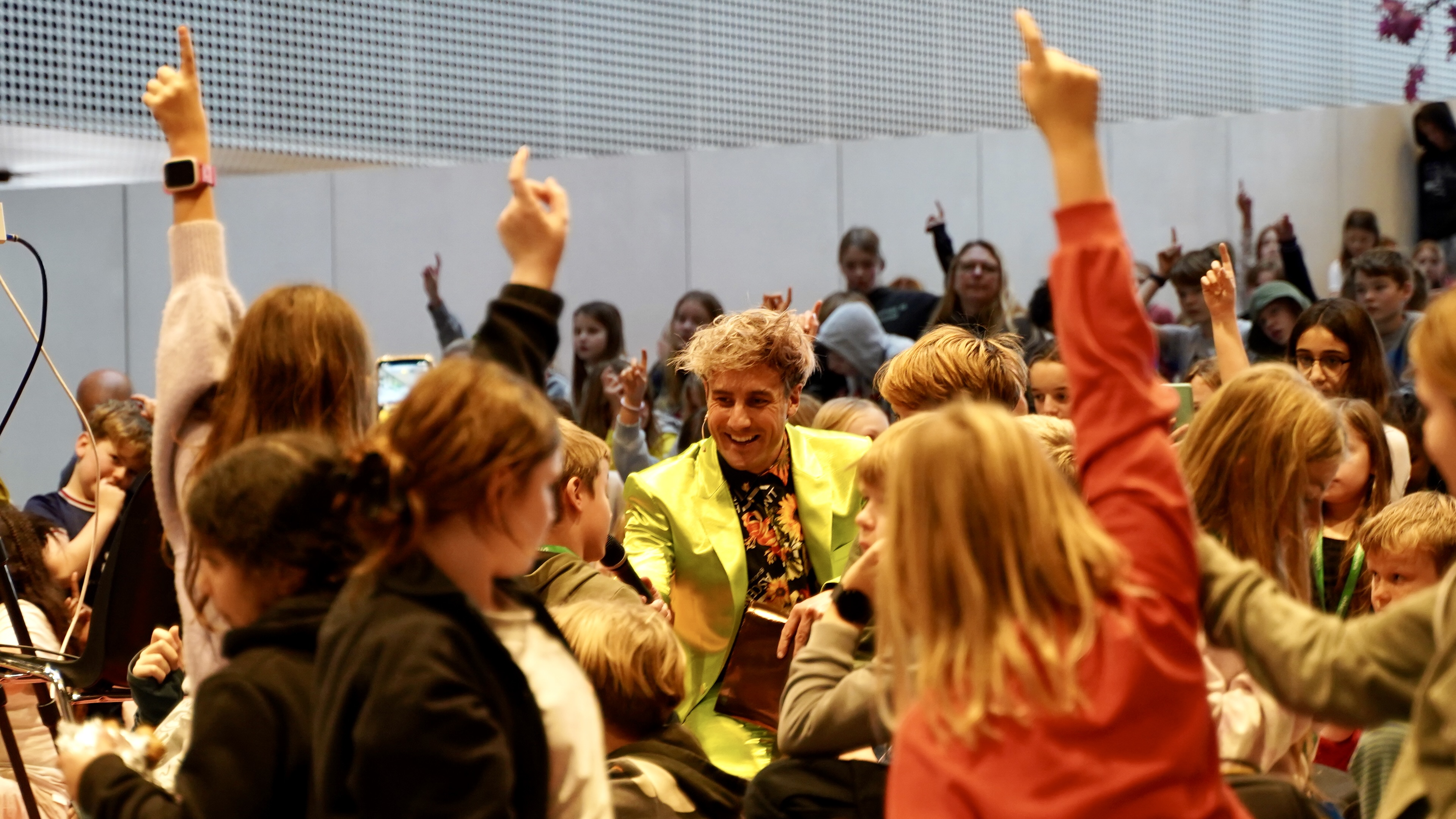 Jonas Madsen blandt publikum