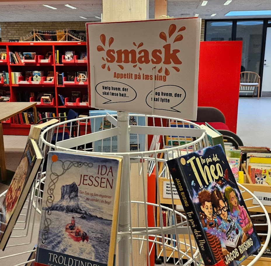 Billede af bøger på udstilling